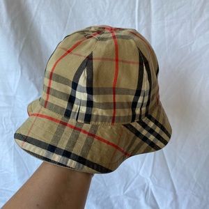 Vintage Burberry bucket hat